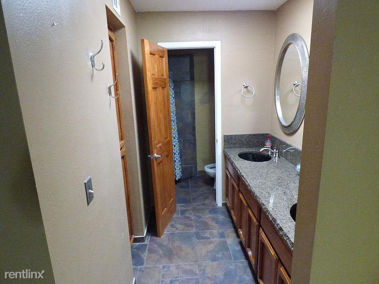 7706 N Dreamy Draw Dr - Photo 2 of 11