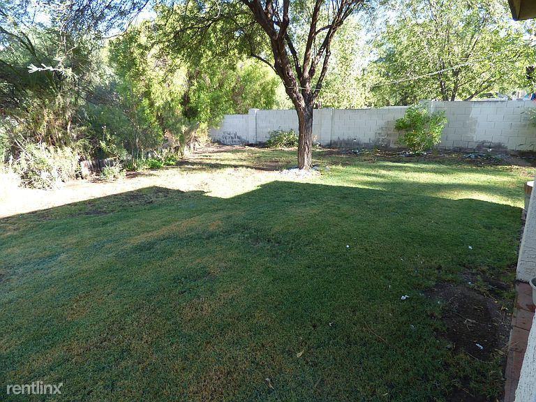 7706 N Dreamy Draw Dr - Photo 3 of 11