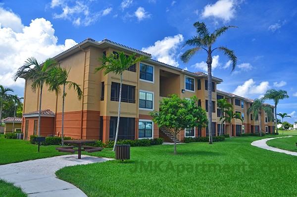 Palm Beach Lakes Blvd & Interstate 95 - Photo 5 of 11