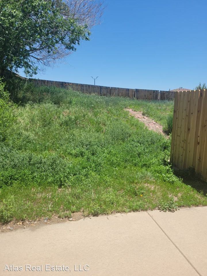 5445- 5451 Fiesta Ln - Photo 3 of 31