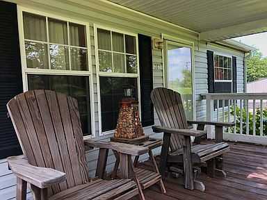 307 Hillcrest Dr - Photo 2 of 12