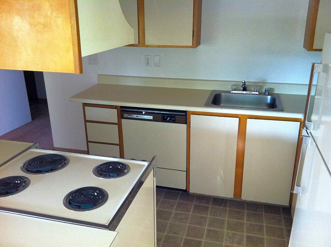 SHADOW PARK APARTMENTS  Puyallup - Photo 3 of 18