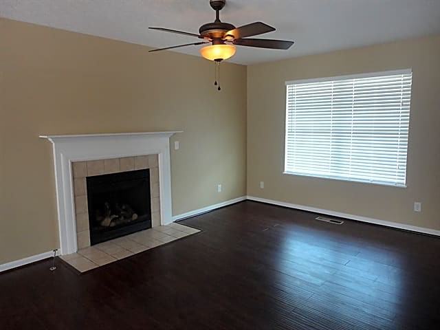 8715 Plum Creek Ct - Photo 3 of 14