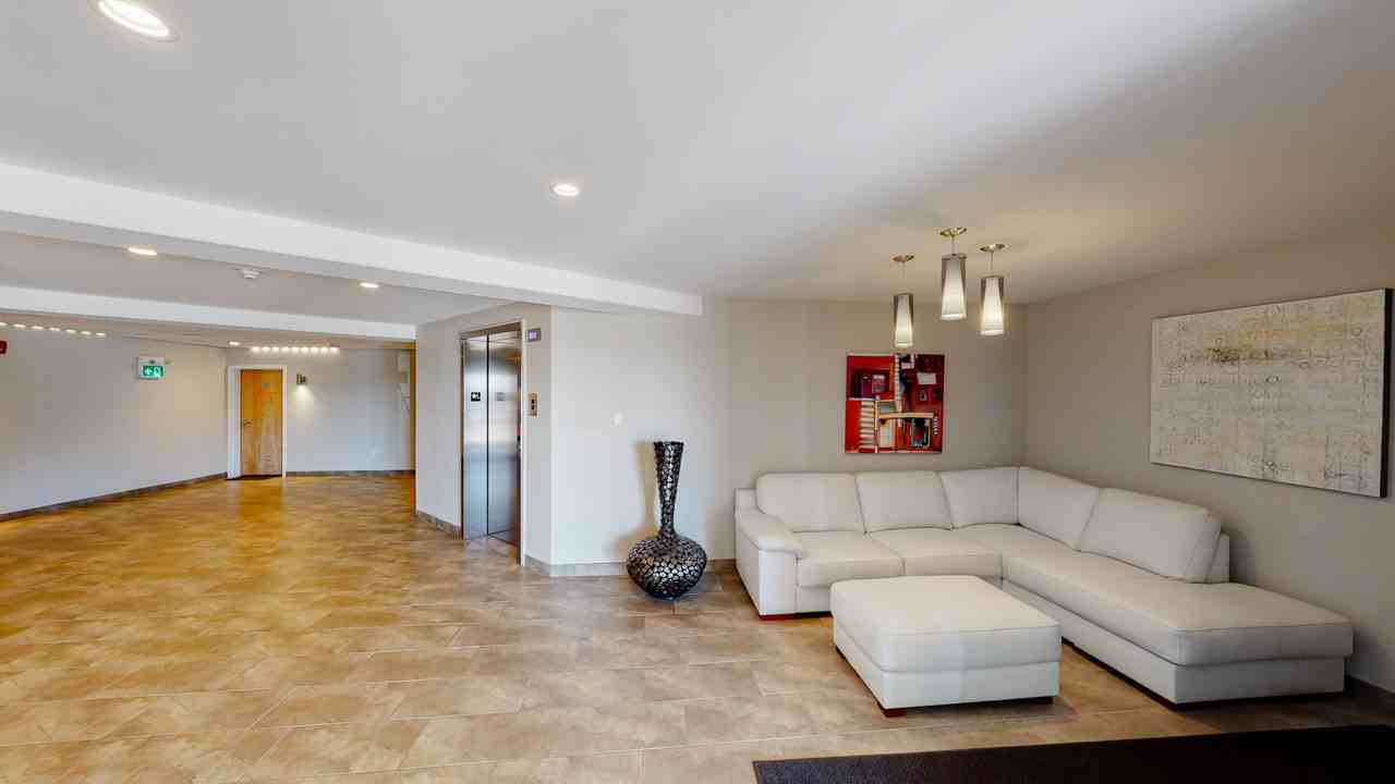 130 Arlington Crescent #2 - Photo 2 of 21