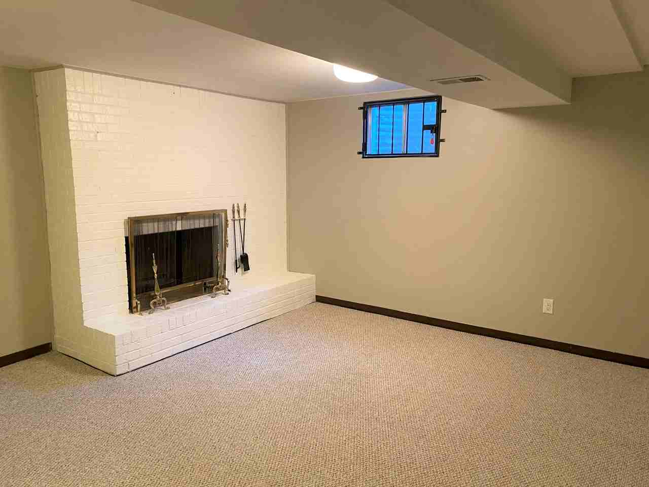 255 Holman Way - Photo 3 of 12