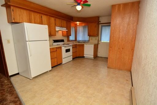 361 SE Theodore St - Photo 3 of 4