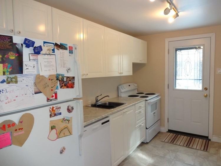 449 McLeod Street - Photo 5 of 30