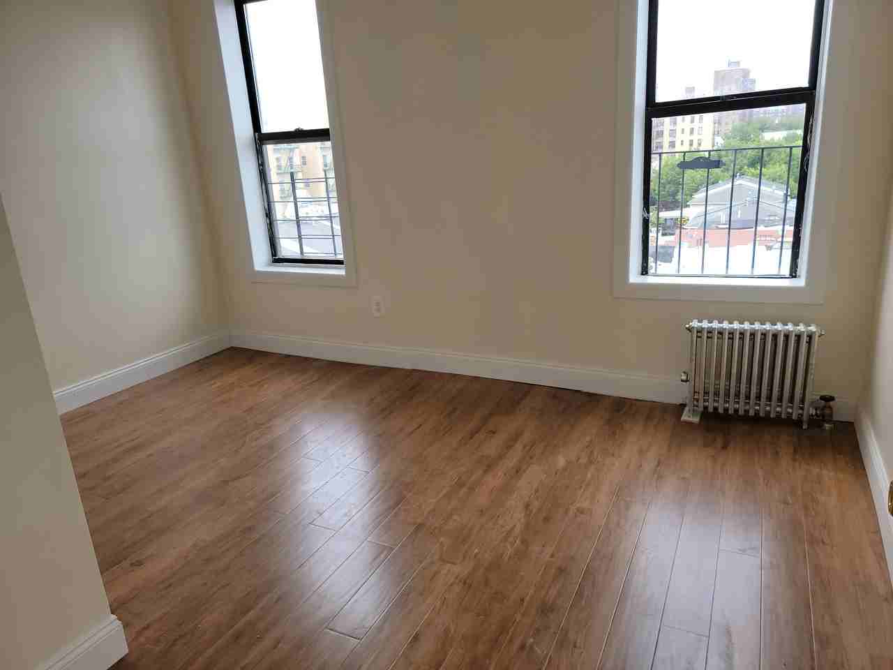 751 Forest Avenue 5A - Photo 3 of 10