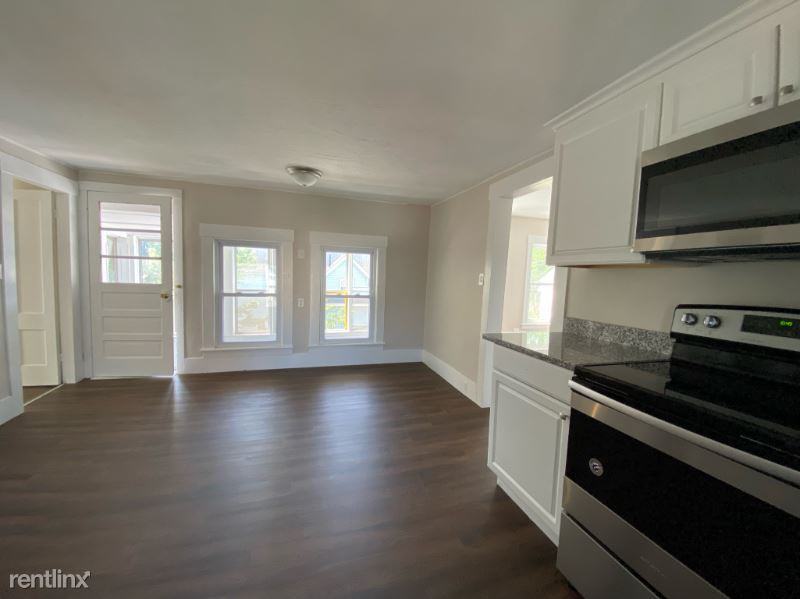 111 S State St - Photo 2 of 13