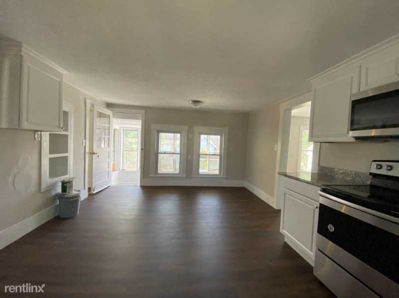 111 S State St - Photo 3 of 13