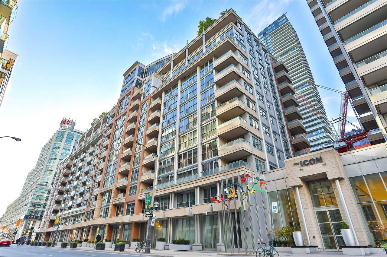 270 Wellington St W, Toronto, ON