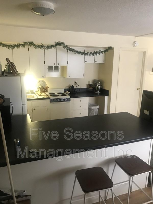 279 Saint Paul St - Photo 4 of 15