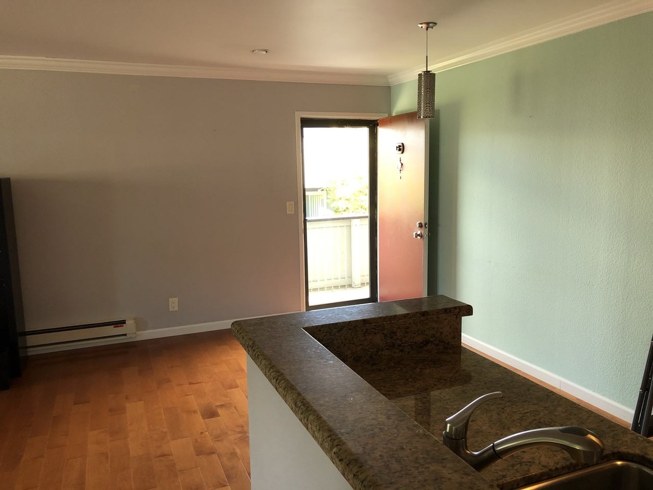 129 Piccadilly Place - Photo 4 of 23