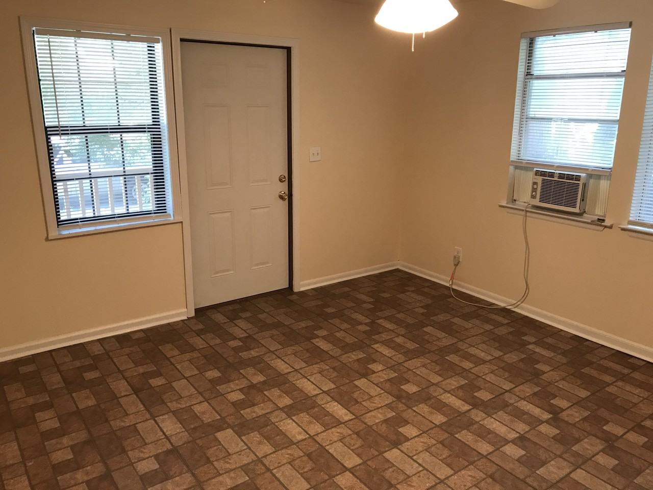 313 East Lakeview Avenue #B - Photo 2 of 8