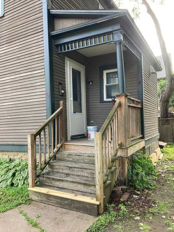 77 Loomis St - Photo 4 of 15