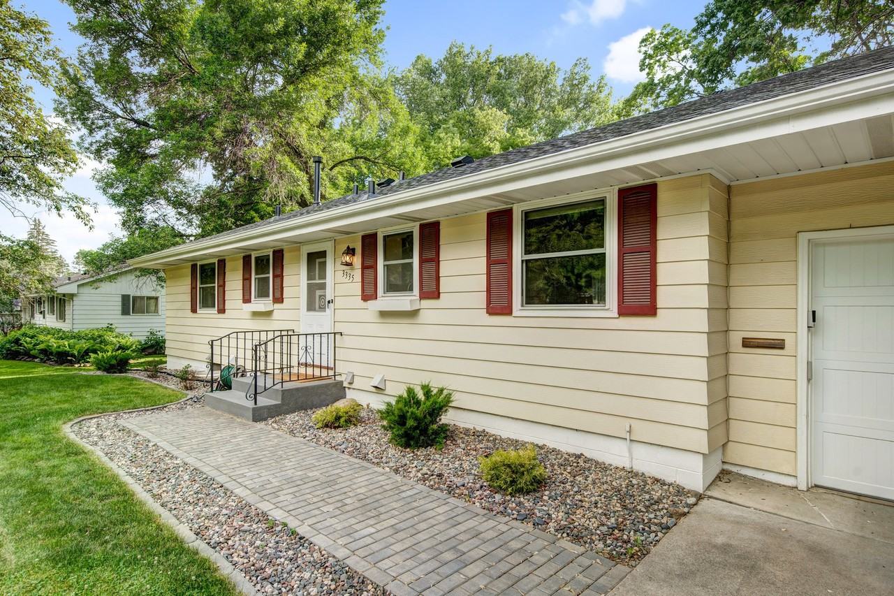 3335 Noble Ave N - Photo 2 of 20