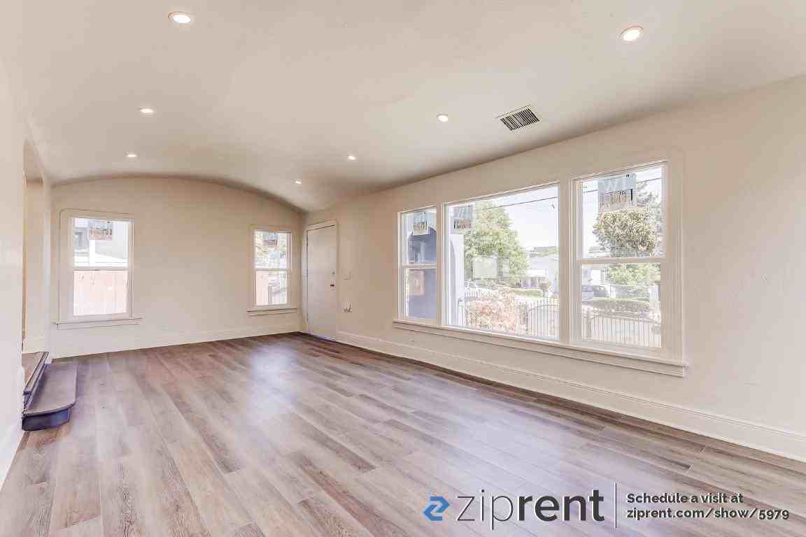 2757 Ritchie St - Photo 2 of 19