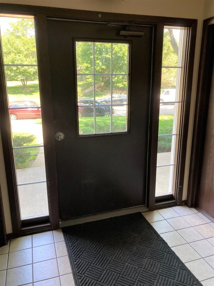 2361 Chalet Gardens Rd - Photo 4 of 6