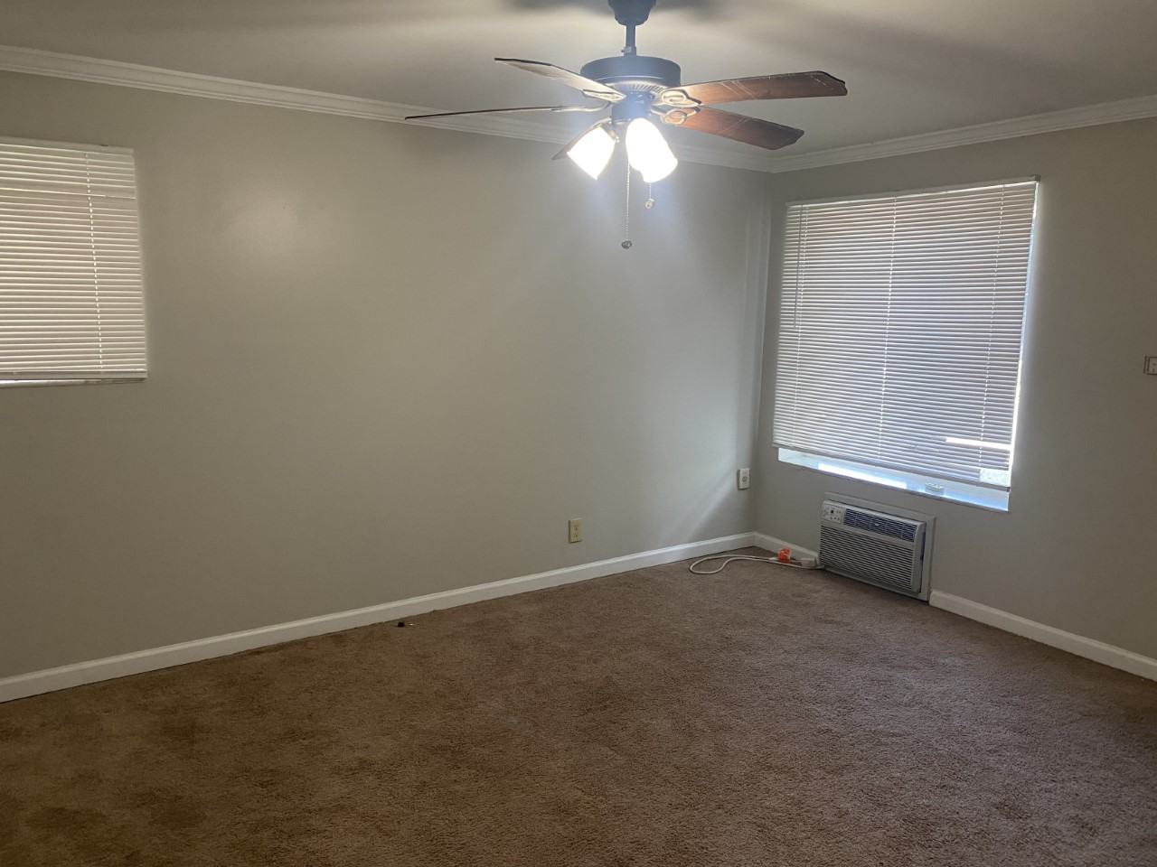 1524 1524 MCFARLAND ROADAPT 2 #2 - Photo 3 of 6