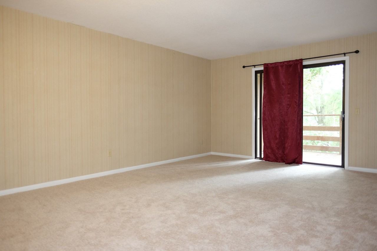 2328 2328 Sadler RdUnit 7D #1 - Photo 4 of 11