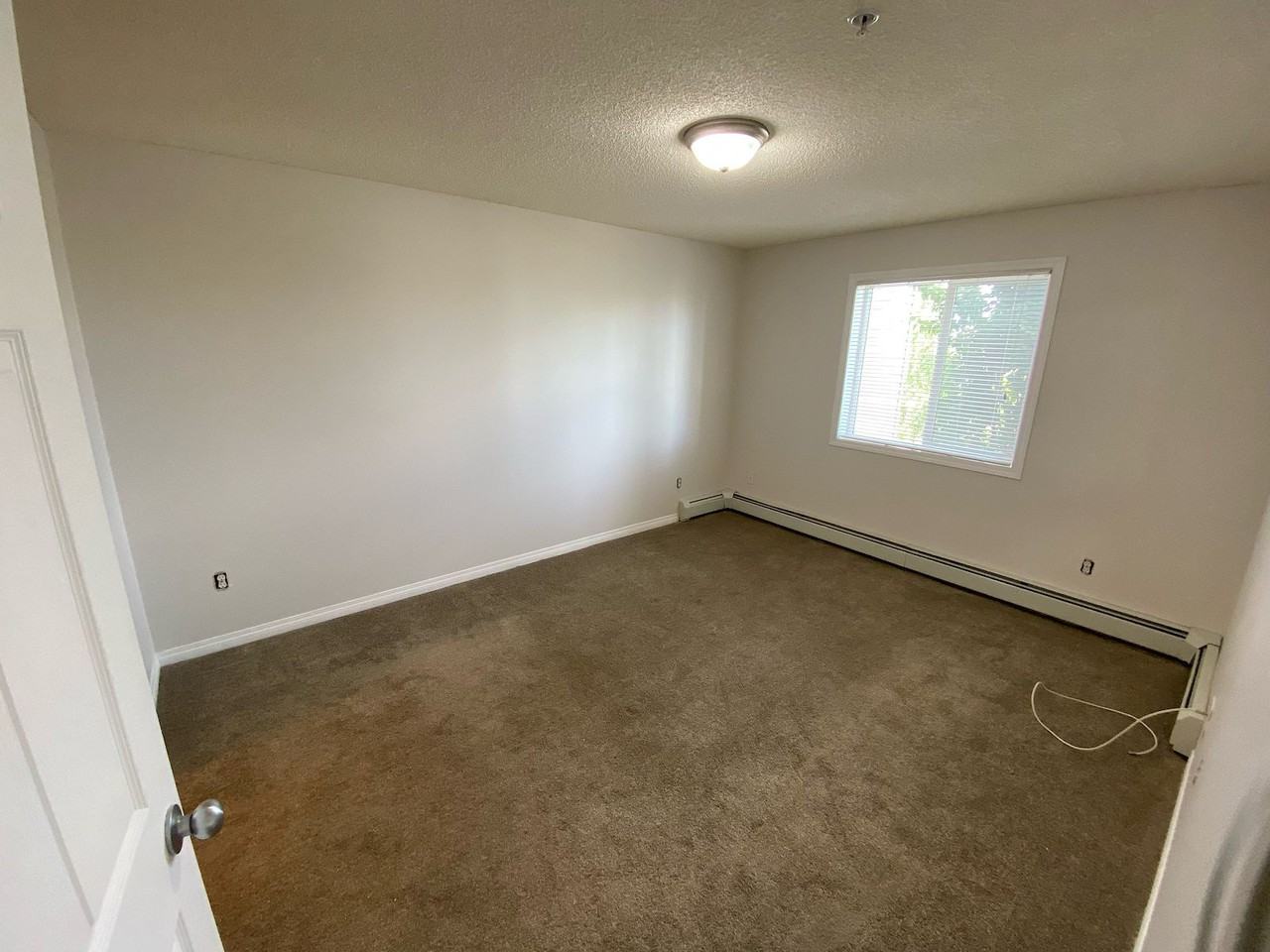 Spacious 2 bed 2 bath condo*pay power only*balcony*in - Photo 3 of 9