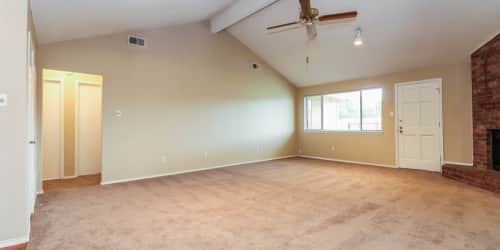 202 Laurel Ln - Photo 3 of 29