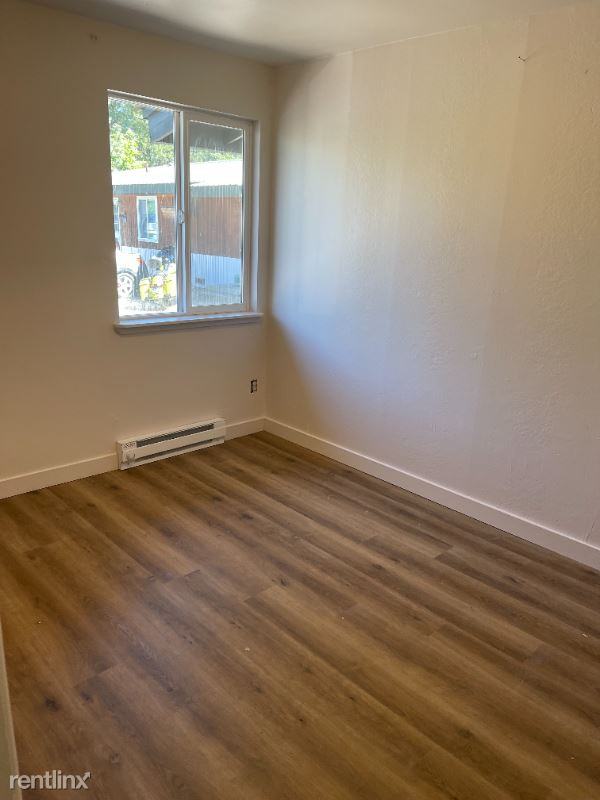 661 661 8th Ave EN 13 - Photo 2 of 10