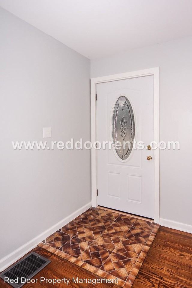 5807 Ralston Ave - Photo 3 of 20