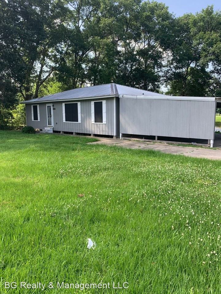 1283 1283 Bayou Courtableau Hwy - Photo 2 of 17