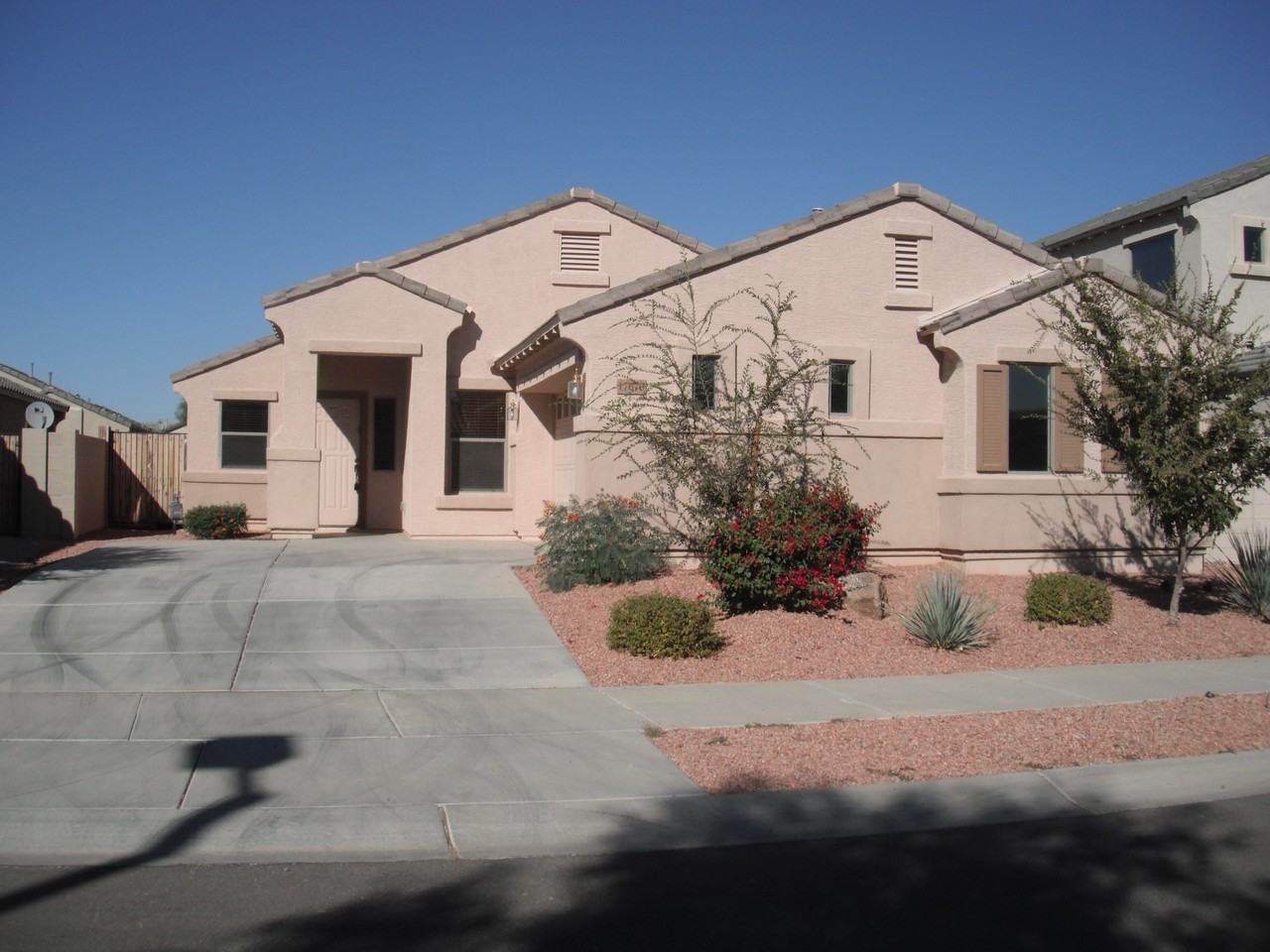17670 W Bloomfield Rd, Surprise, AZ 85388 3 Bedroom Apartment for