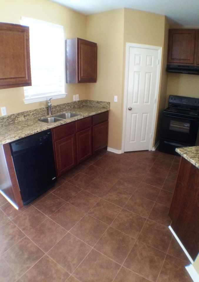 1909 Belshire Ct - Photo 3 of 12