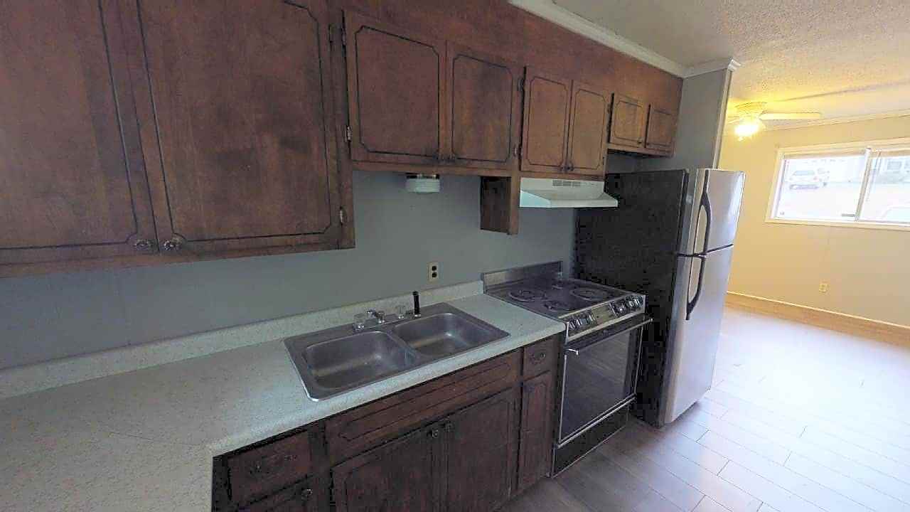 133A Pleasant Dr - Photo 2 of 10