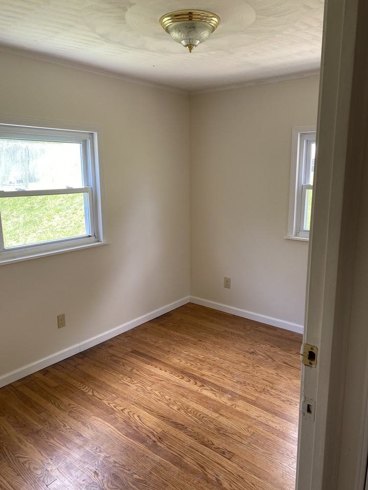 1211 Ashwood Road - Photo 3 of 8