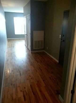 238 Walker St - Photo 3 of 19