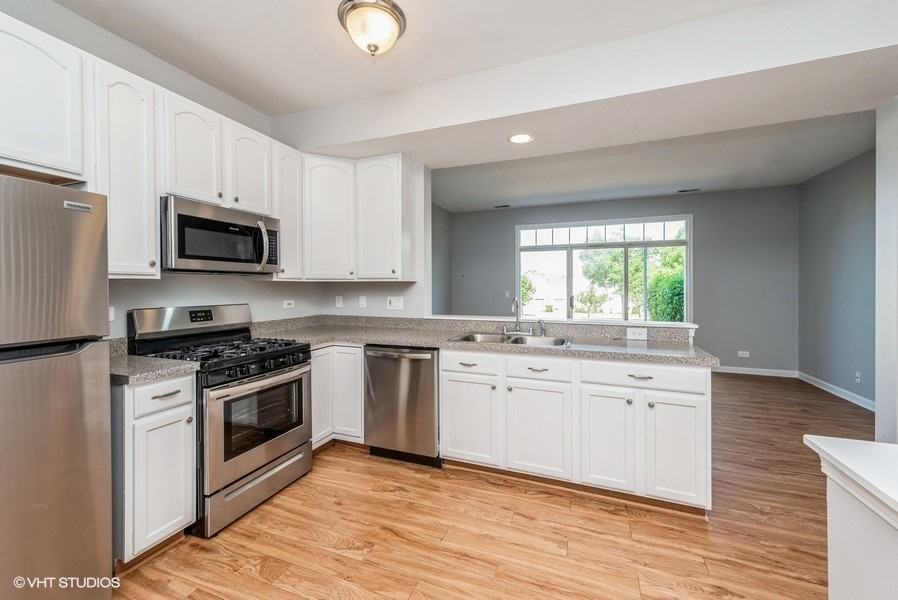 2043 Limestone Ln - Photo 2 of 14