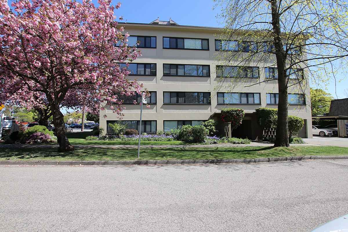 Aish Place Apartment Rentals 5926 Yew Street, Vancouver - Photo 2 of 7