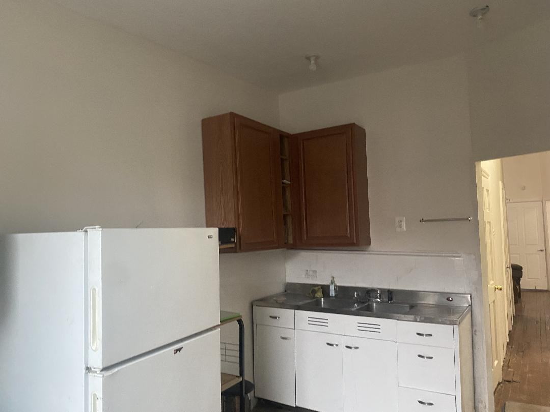 32-03 Junction Boulevard #2nd floor - Photo 3 of 8