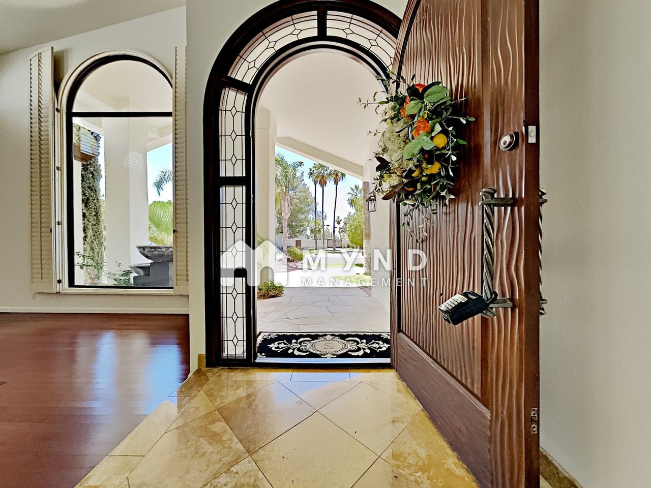 8260 E Sutton Dr - Photo 3 of 50