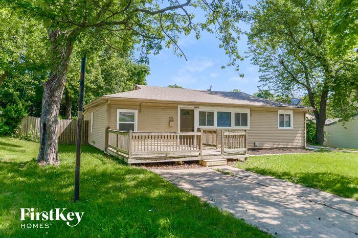 900 Ne 62nd St - Photo 2 of 15