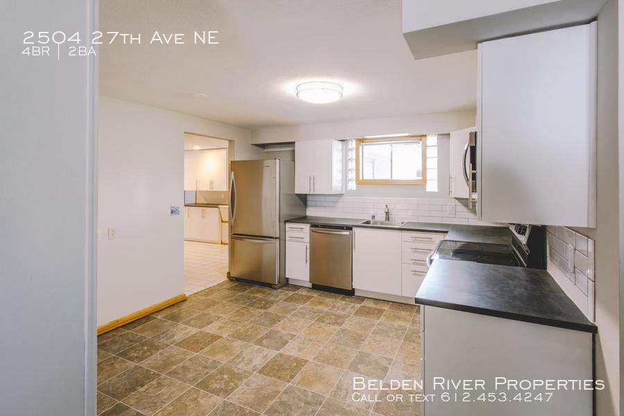 2504 27th Ave Ne - Photo 3 of 11