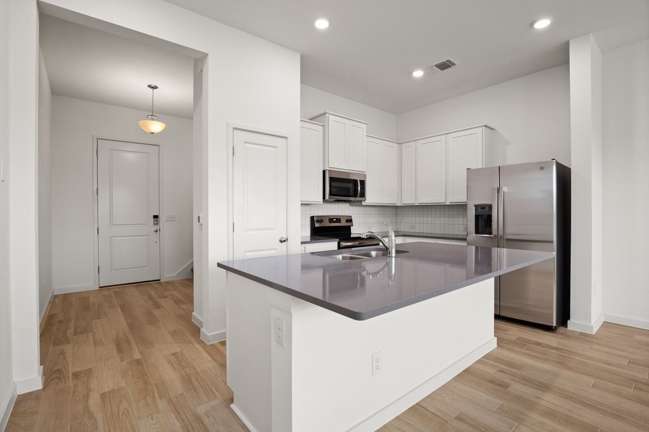 15004 Ryman Rd - Photo 4 of 26