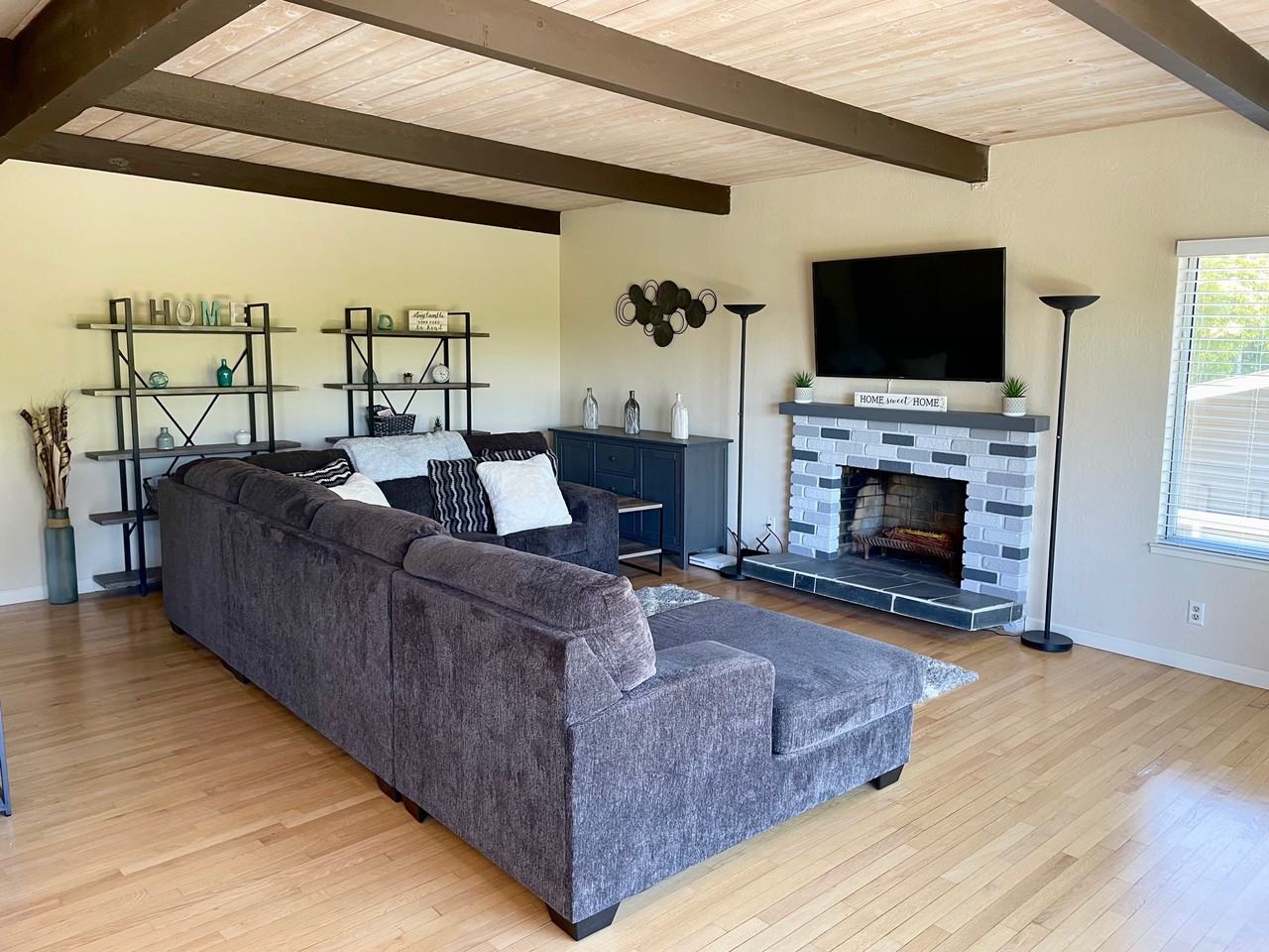 3291 Hardin Way - Photo 2 of 17