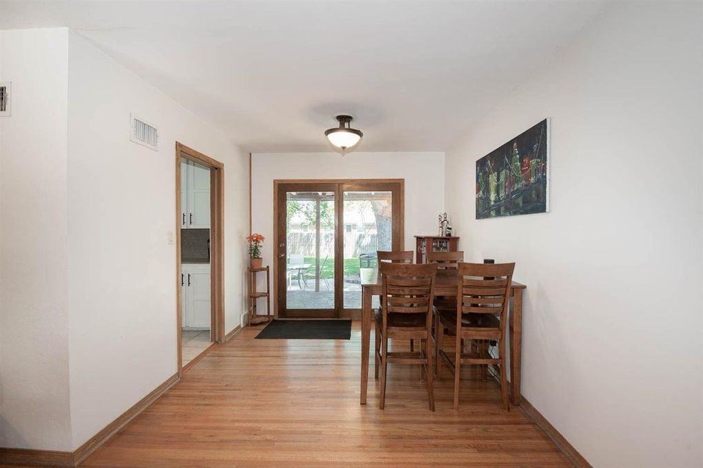 368 North Hillcrest Street - Photo 7 of 21