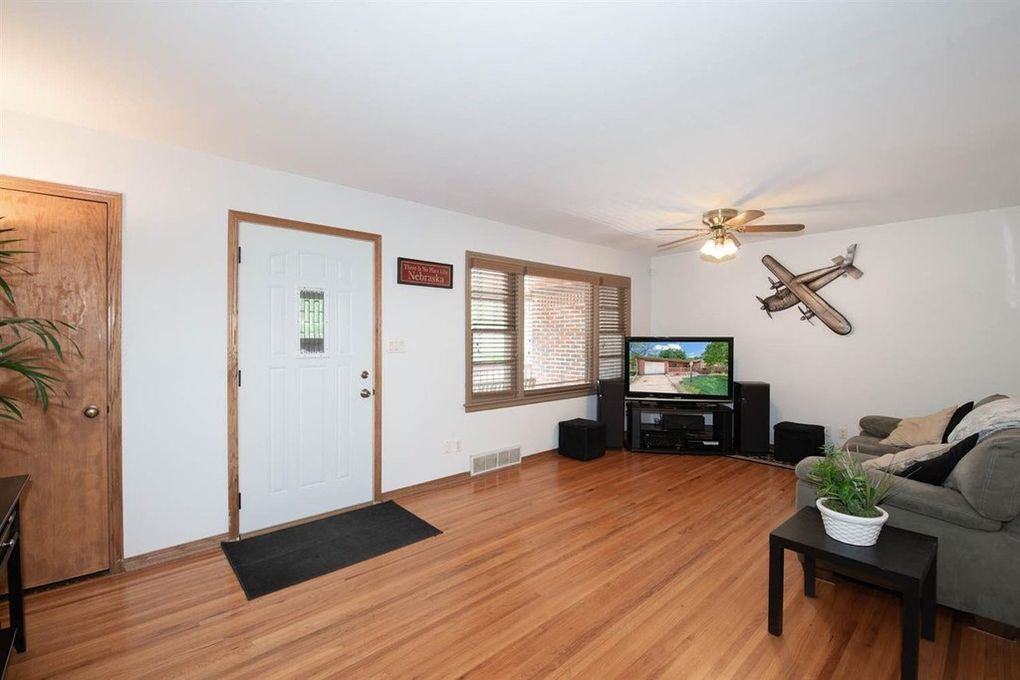 368 North Hillcrest Street - Photo 5 of 21