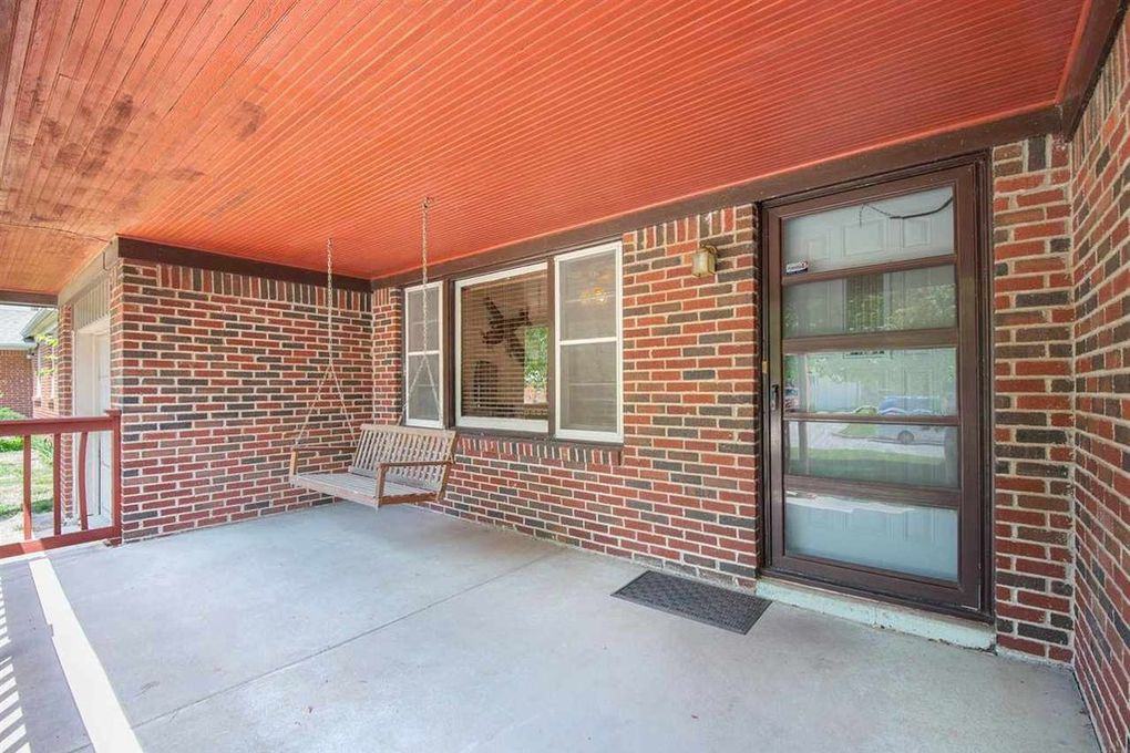 368 North Hillcrest Street - Photo 3 of 21