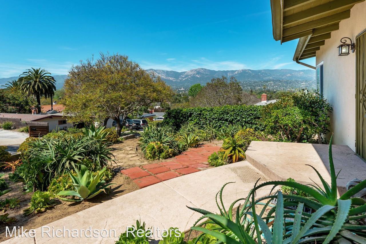 1219 Calle Del Sol - Photo 2 of 18