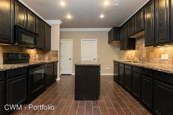 7110 Mosley St - Photo 2 of 3