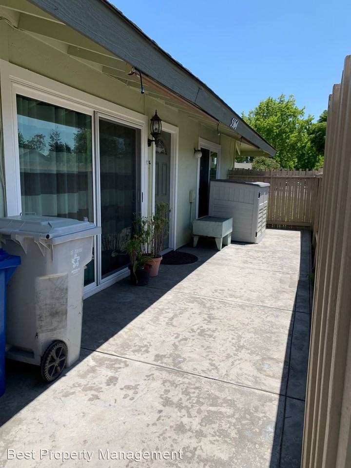 5564 Roundtree Ter - Photo 3 of 18