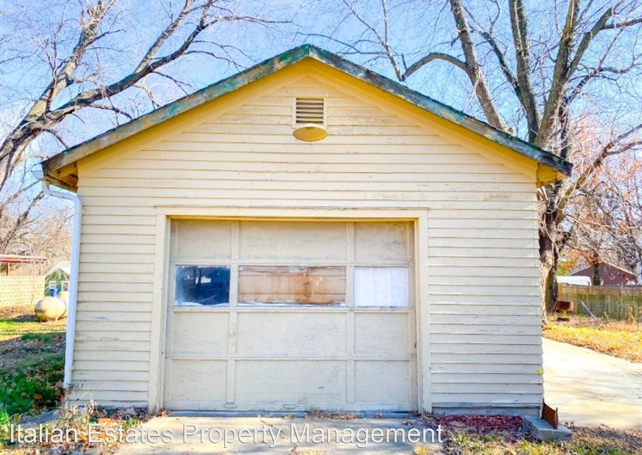 311 S Iowa St - Photo 2 of 13