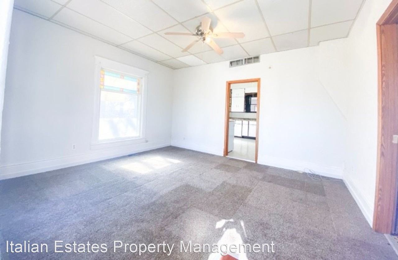 311 S Iowa St - Photo 3 of 13